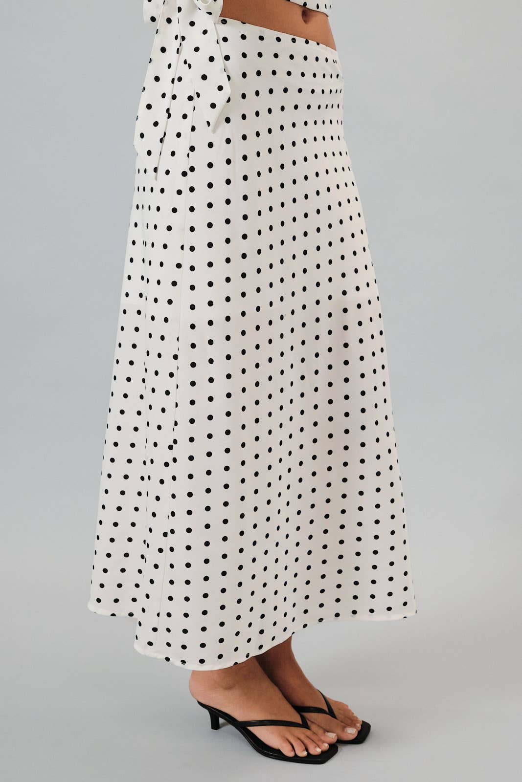 Hannah POLKA DOT MIDI SKIRT: WHITE-BLACK DOT / S