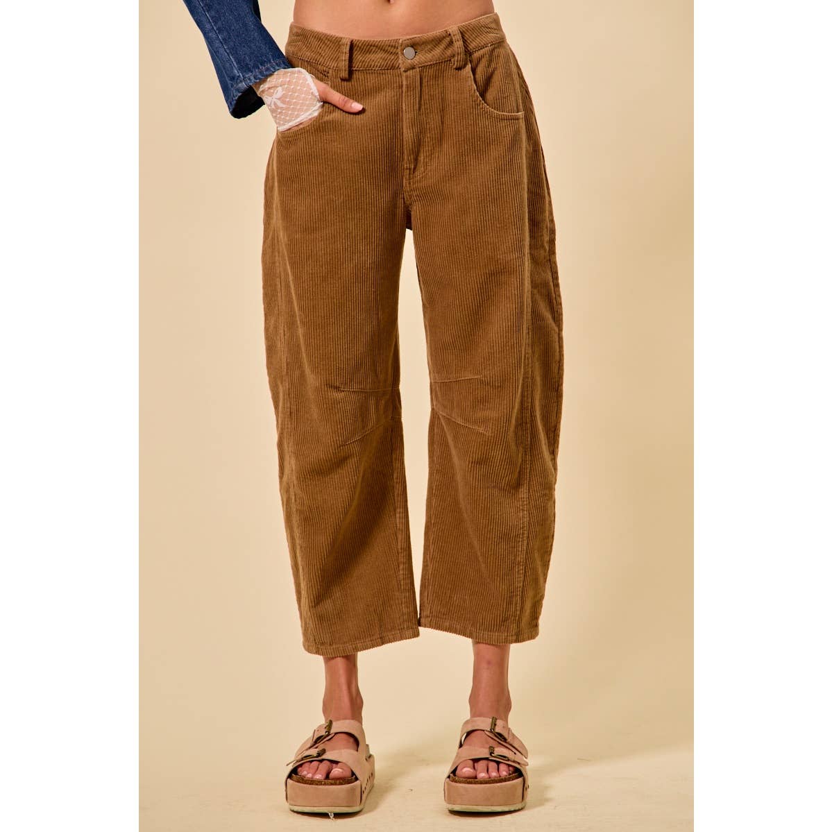 MID RISE CORDUROY BARREL PANTS: BLACK / XL