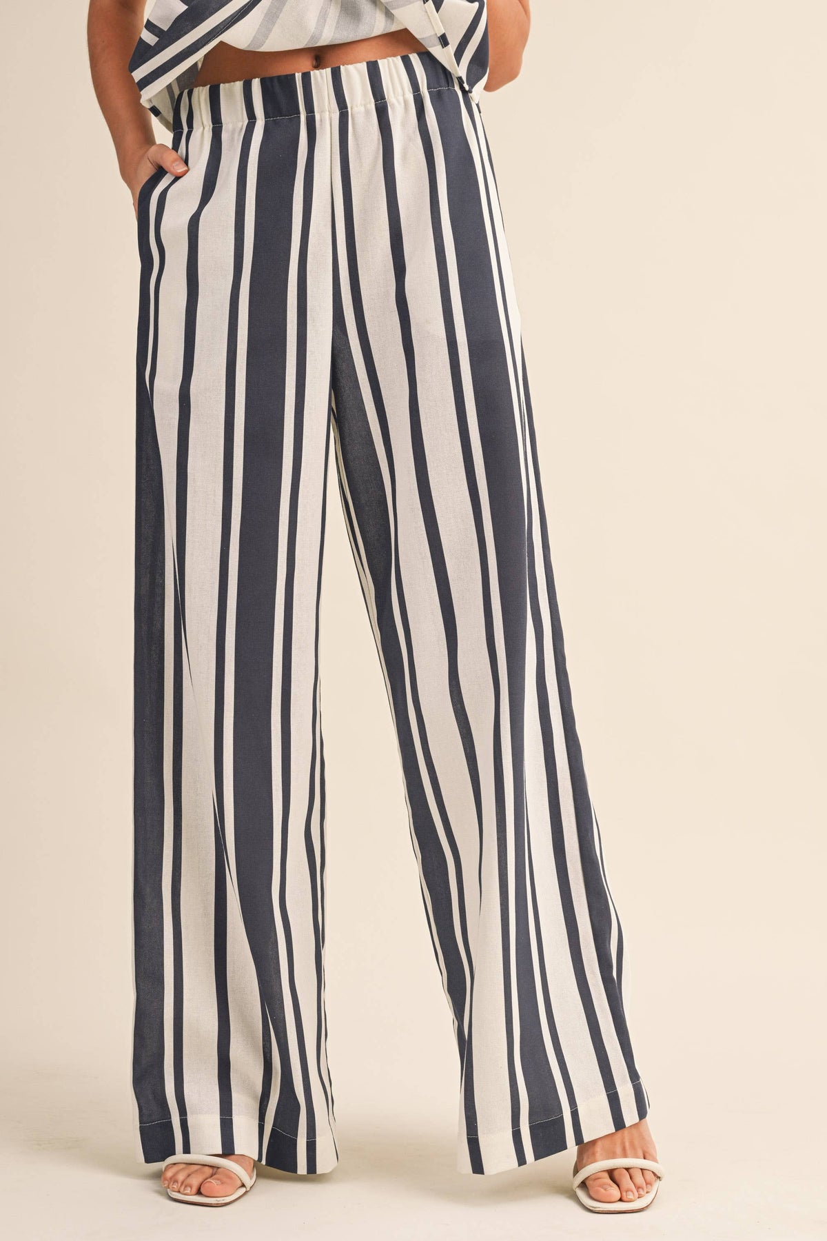 Chloe STRIPED LINEN TUBE TOP AND WIDE LEG PANTS SET: NAVY/WHITE