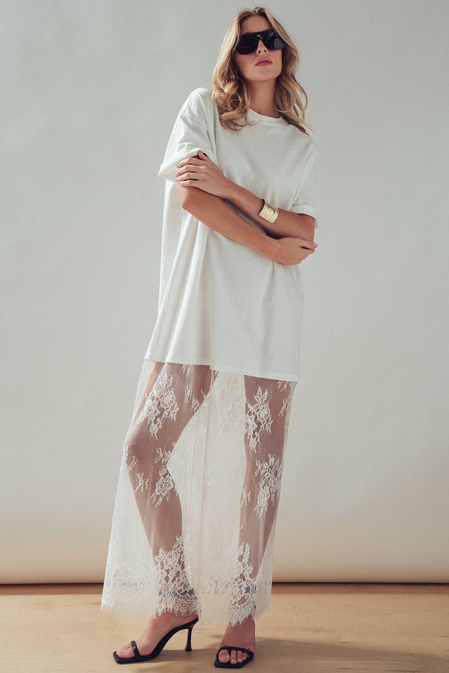 Hannah T-Shirt Dress with Sheer Lace Skirt: White / S-M-L:2-2-2