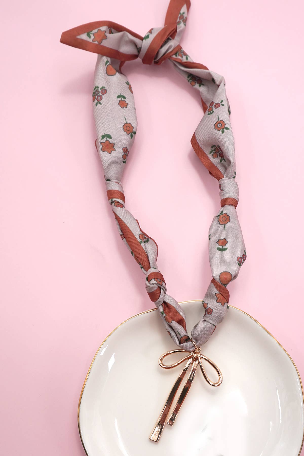 HANDMADE SCARF CHARM NECKLACE | 80N91790: A