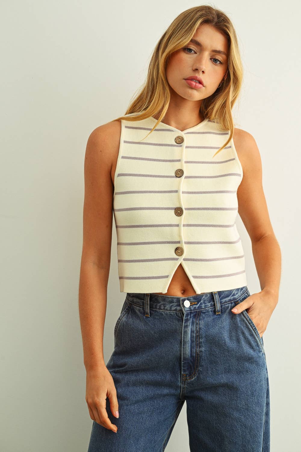 Jane METAL BUTTON DETAIL STRIPE PATTERN KNITTED VEST: CREAM/BROWN / L