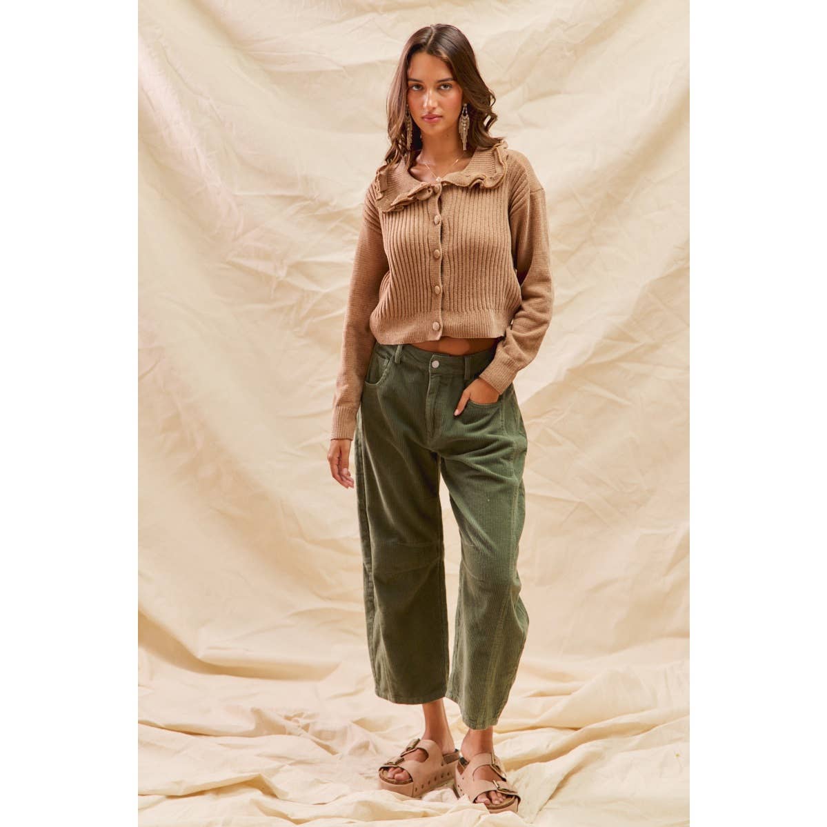 MID RISE CORDUROY BARREL PANTS: BLACK / M