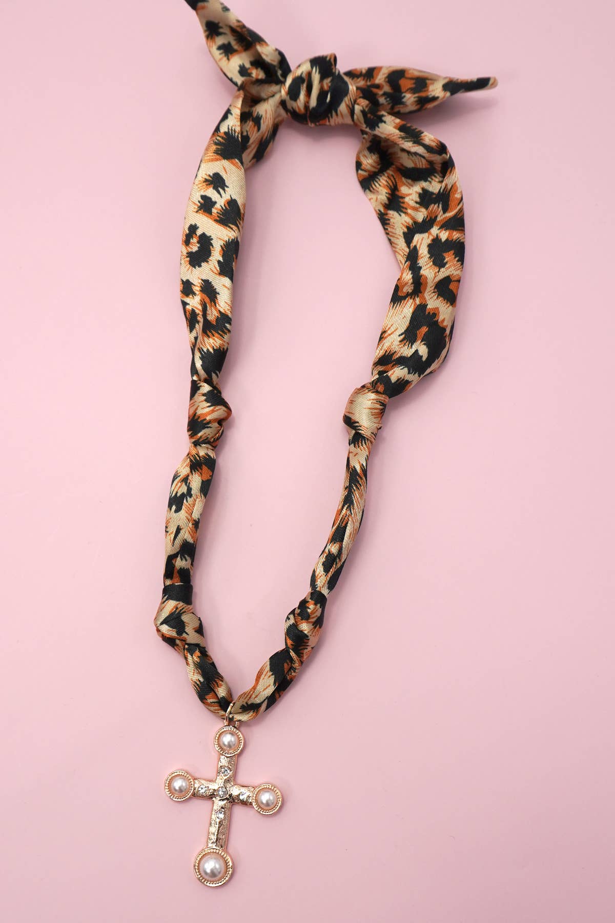 HANDMADE SCARF CHARM NECKLACE | 80N91790: A