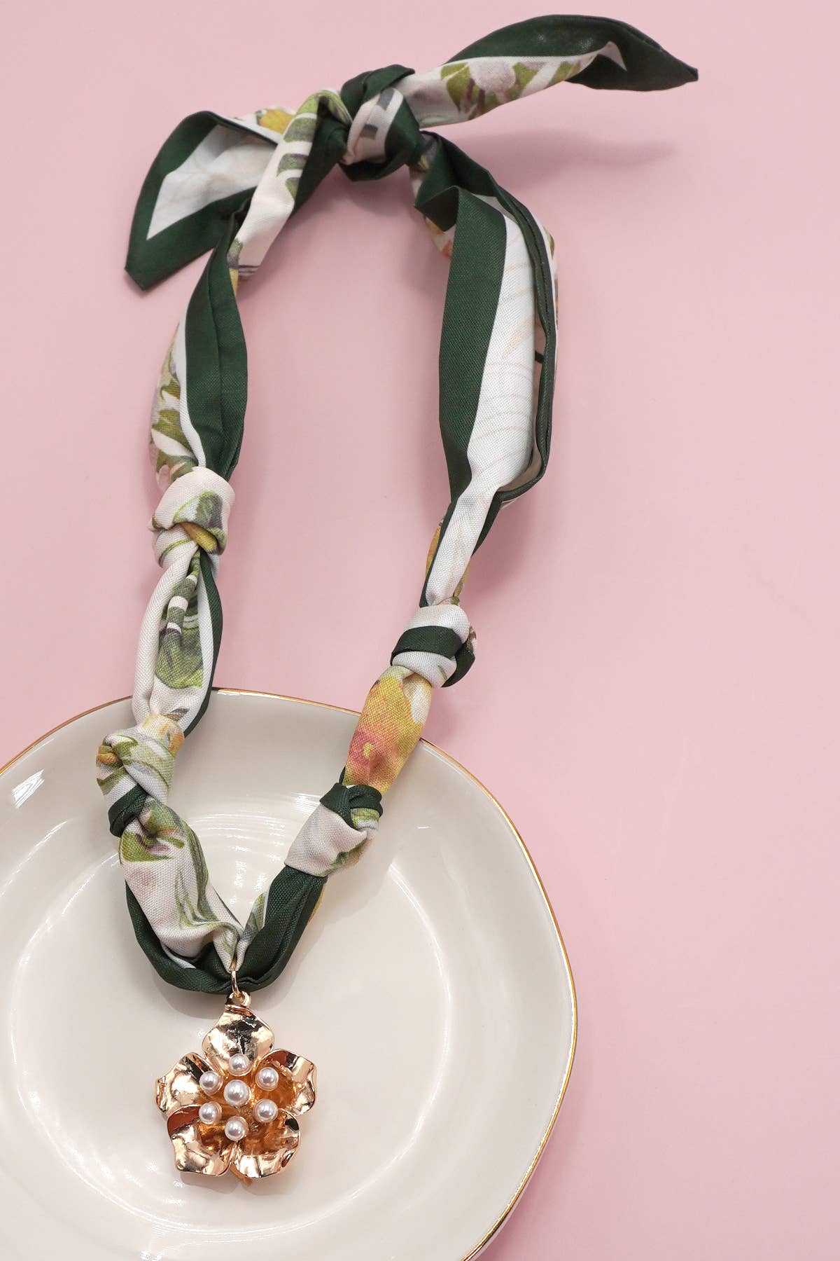 HANDMADE SCARF CHARM NECKLACE | 80N91790: B