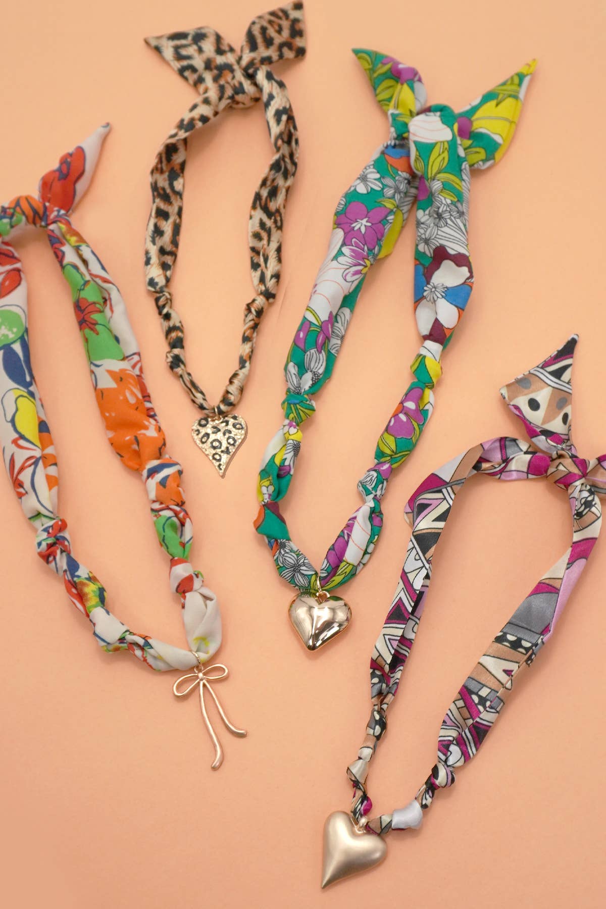 HANDMADE SCARF CHARM NECKLACE | 80N91790: A
