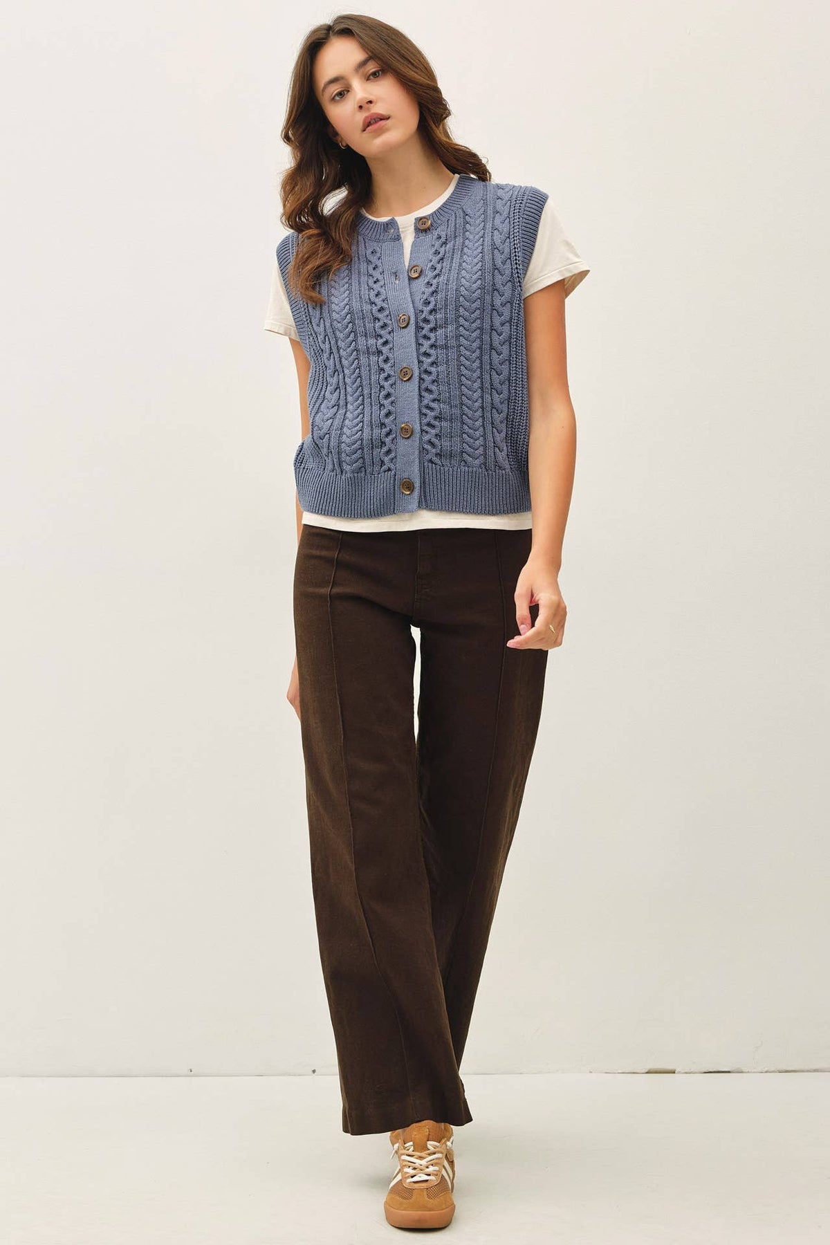 CLASSIC CABLE KNIT BUTTON UP SWEATER VEST : SLATE BLUE / S