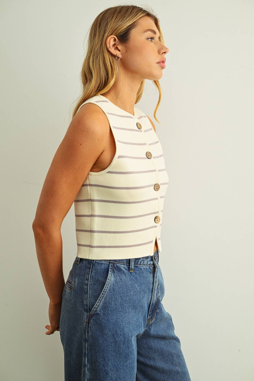 Jane METAL BUTTON DETAIL STRIPE PATTERN KNITTED VEST: CREAM/BROWN / M