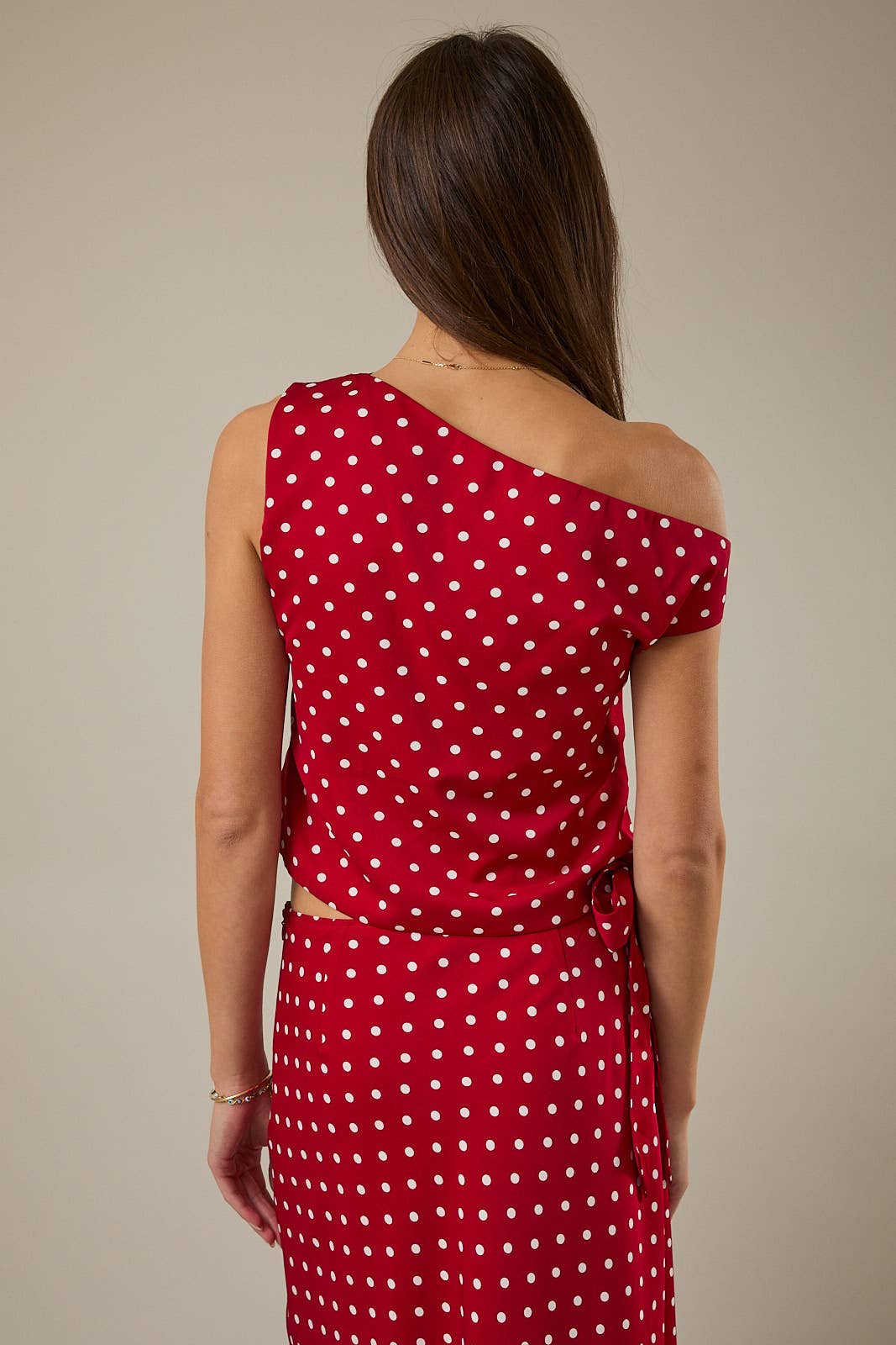 Hannah OFF SHOULDER SIDE TIE POLKA DOT TOP: WHITE-BLACK DOT / L