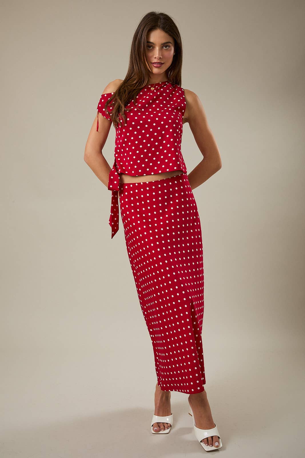 Hannah OFF SHOULDER SIDE TIE POLKA DOT TOP: WHITE-BLACK DOT / M
