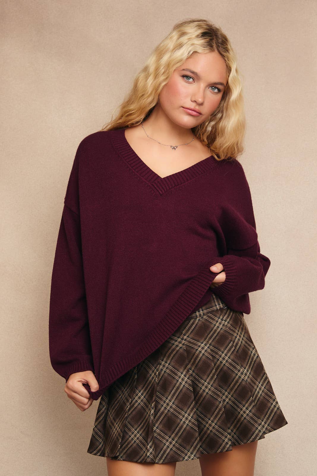 V-NECK OVERSIZED SWEATER: DK BROWN / S