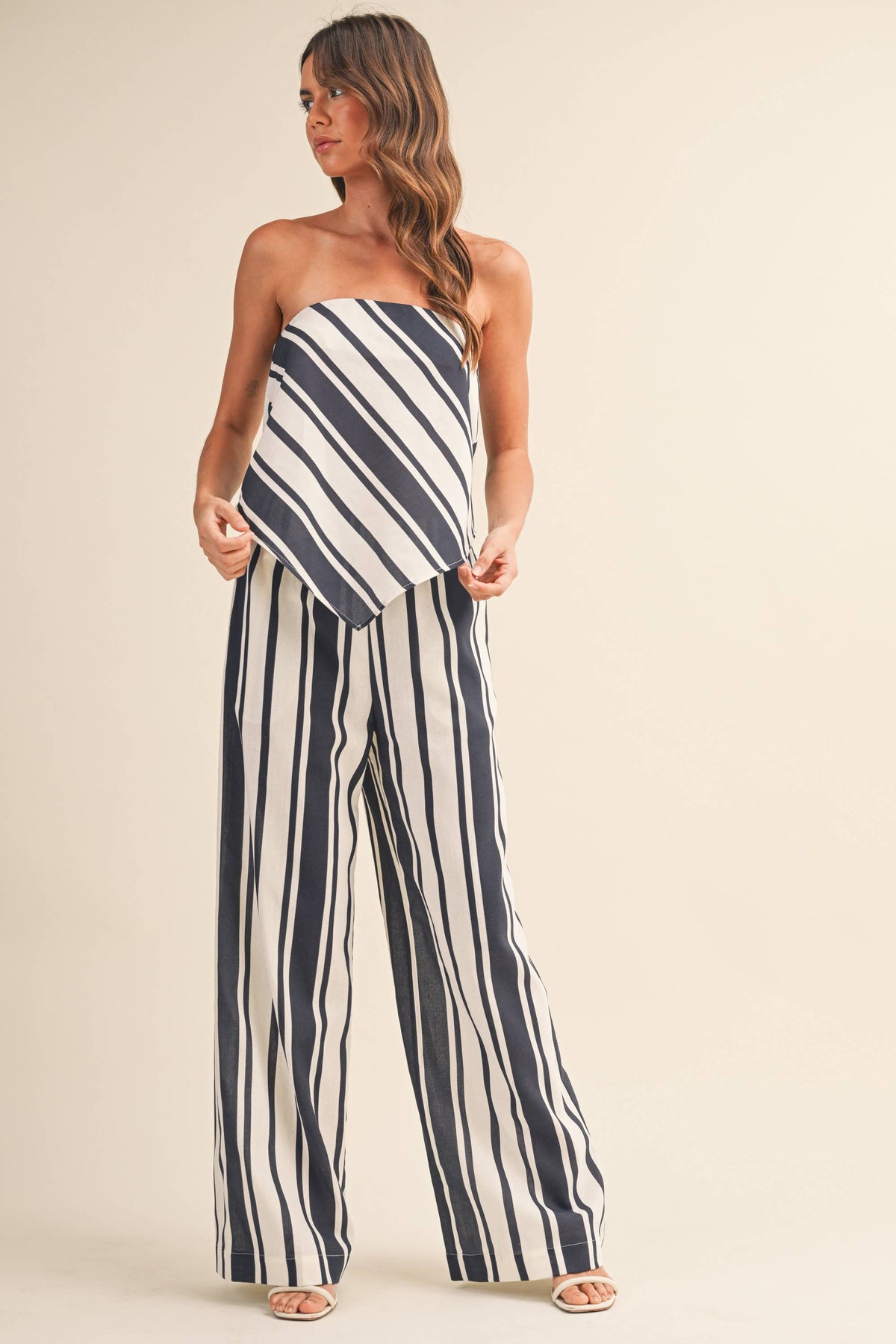 Chloe STRIPED LINEN TUBE TOP AND WIDE LEG PANTS SET: NAVY/WHITE