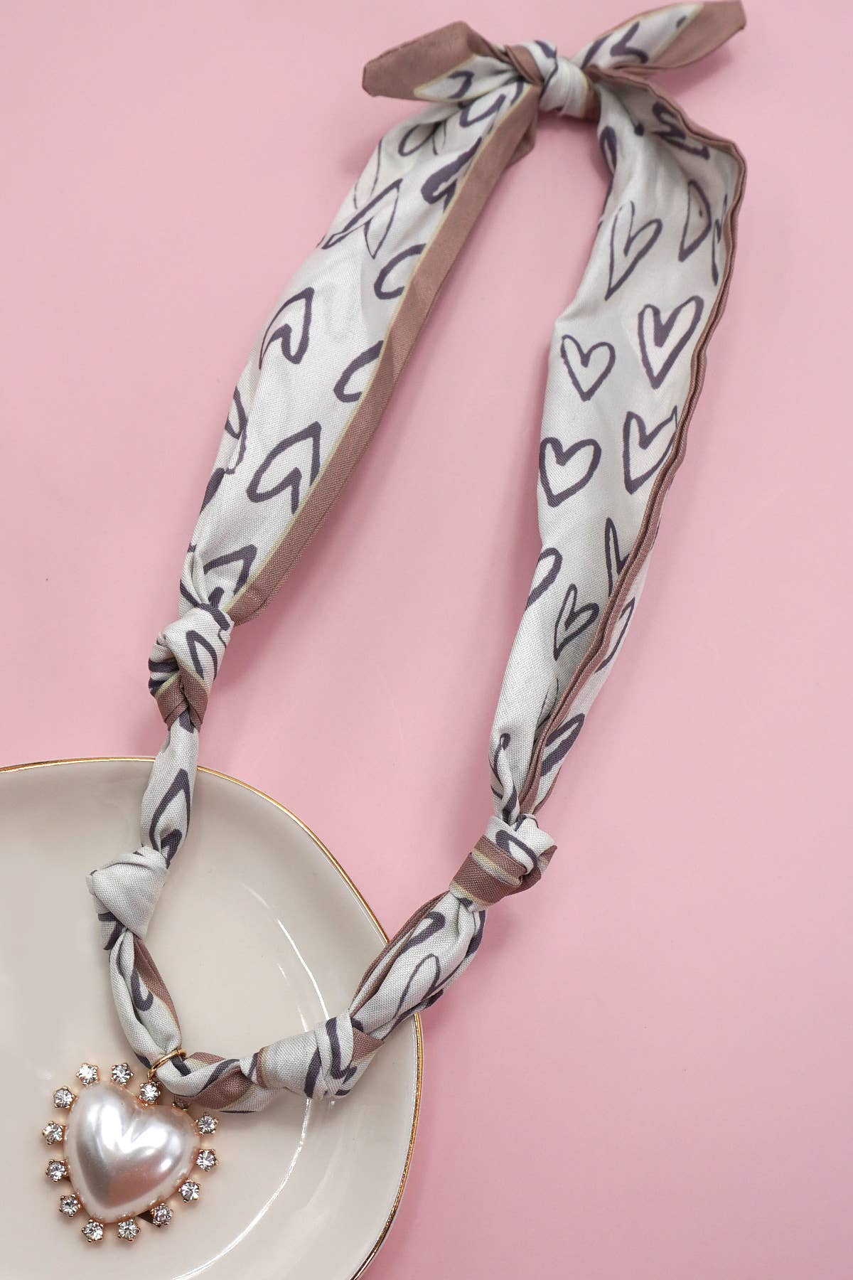 HANDMADE SCARF CHARM NECKLACE | 80N91790: A