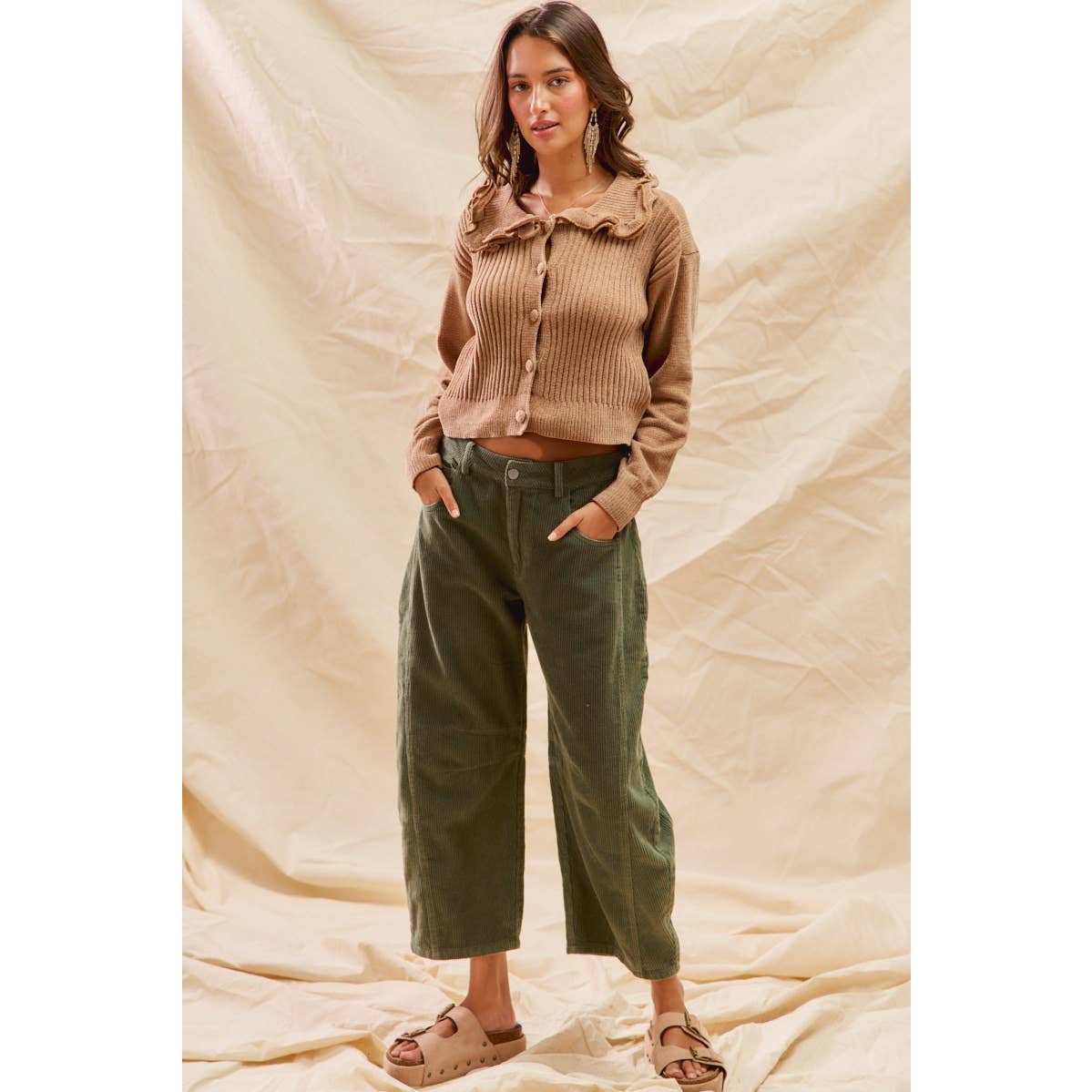 MID RISE CORDUROY BARREL PANTS: BLACK / S