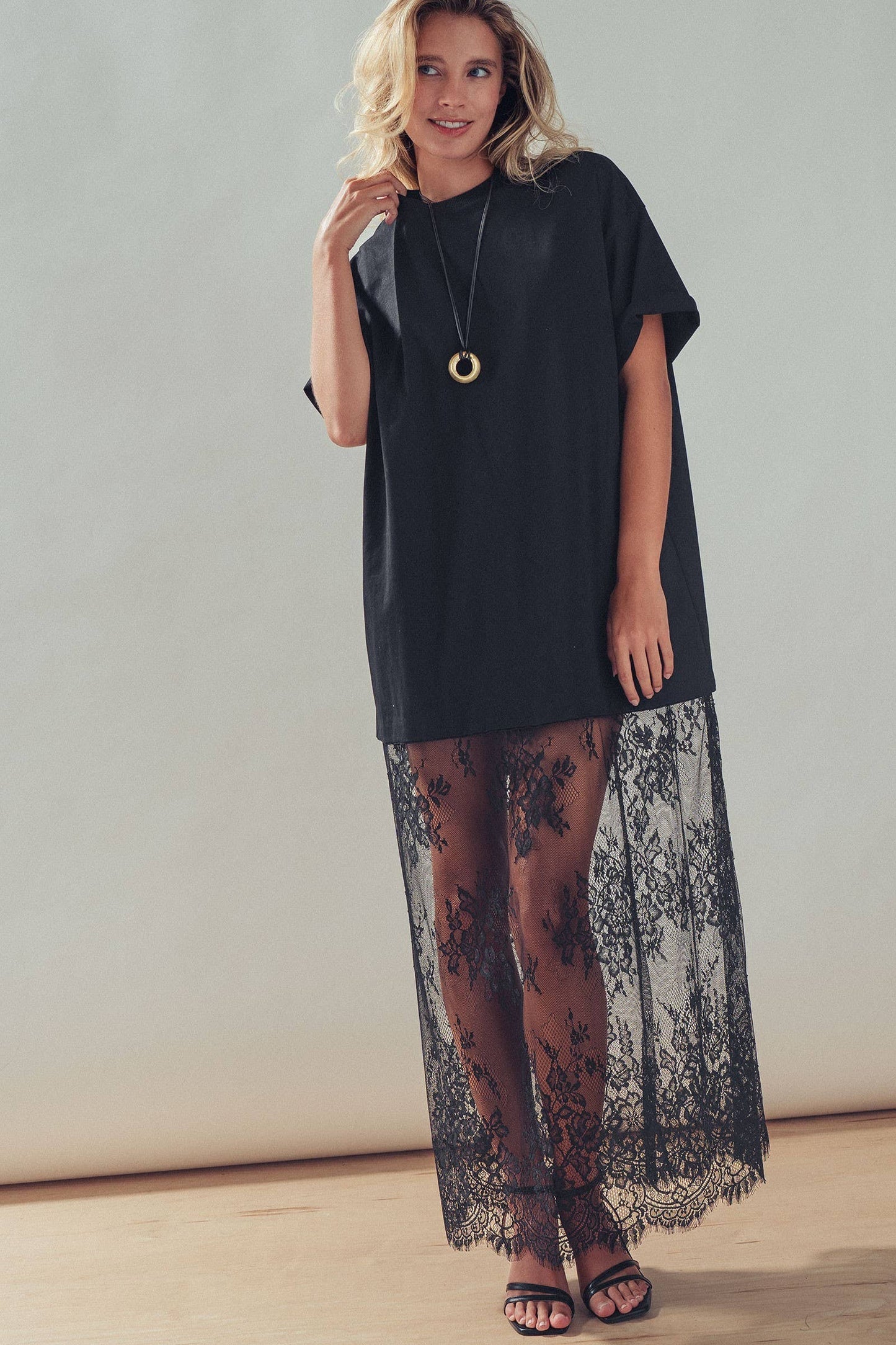 Hannah T-Shirt Dress with Sheer Lace Skirt: White / S-M-L:2-2-2