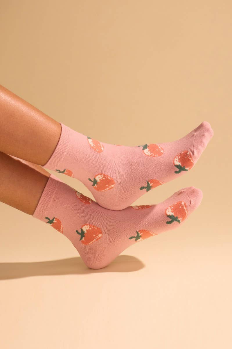 Strawberry-Theme Crew Sock | 40S02086: A