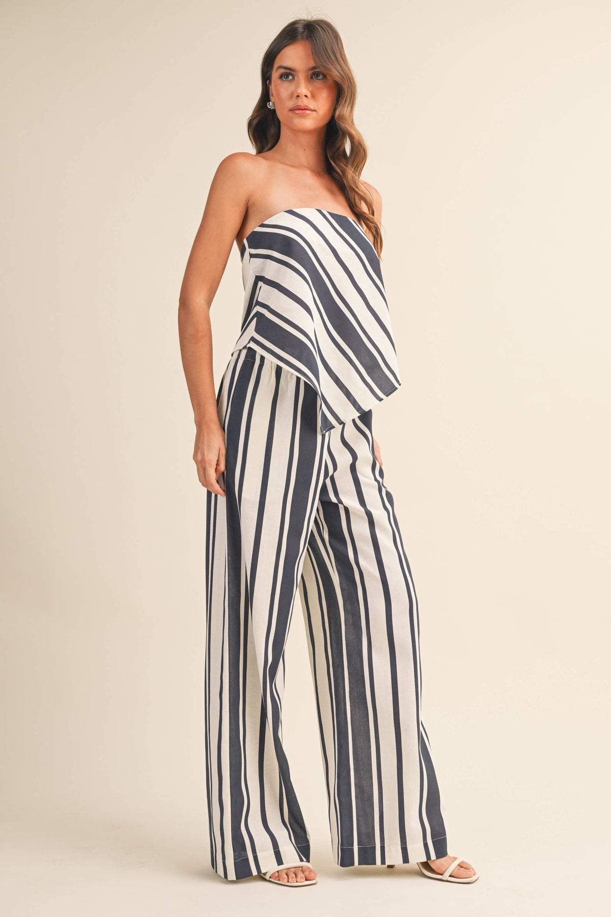 Chloe STRIPED LINEN TUBE TOP AND WIDE LEG PANTS SET: NAVY/WHITE