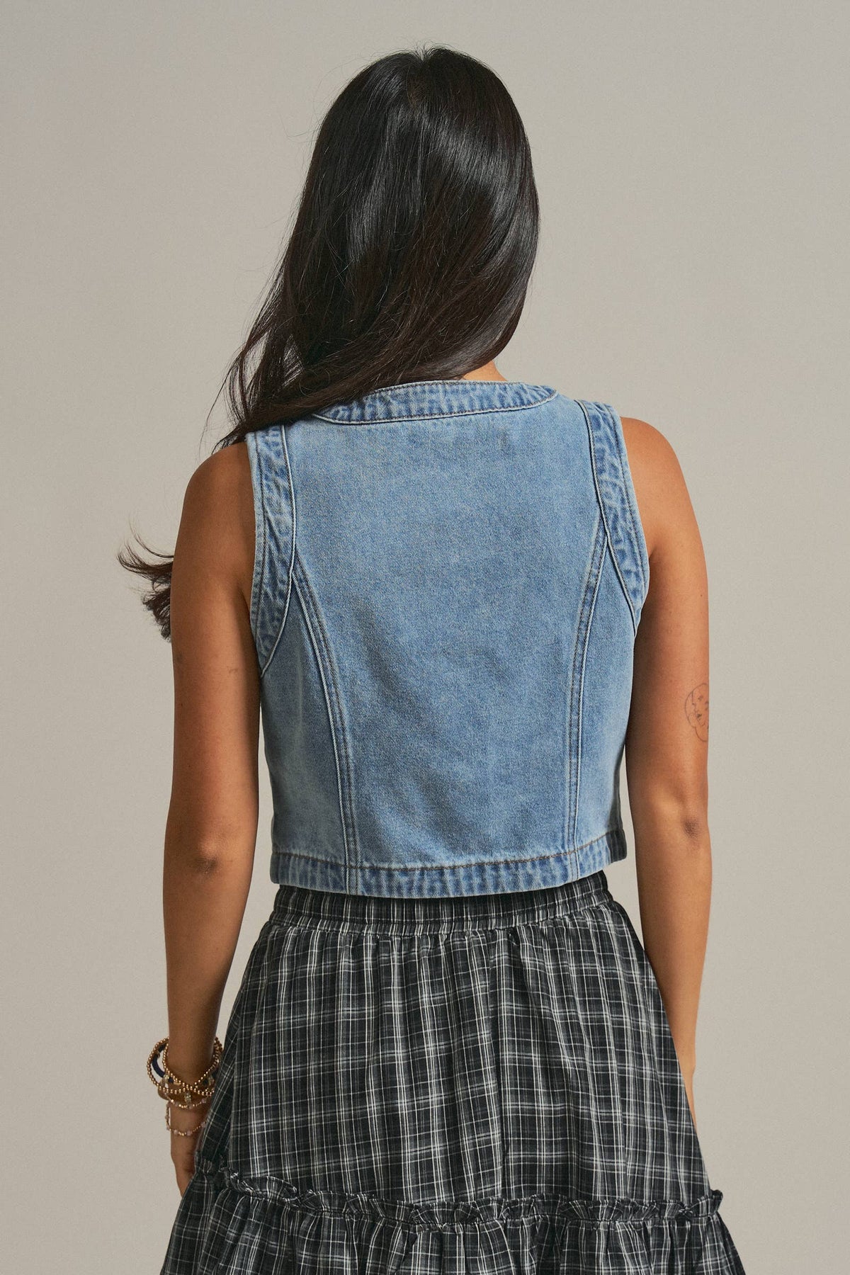 Cropped Vintage Wash Denim Vest with Scalloped Buttons: Denim / S-M-L:2-2-2