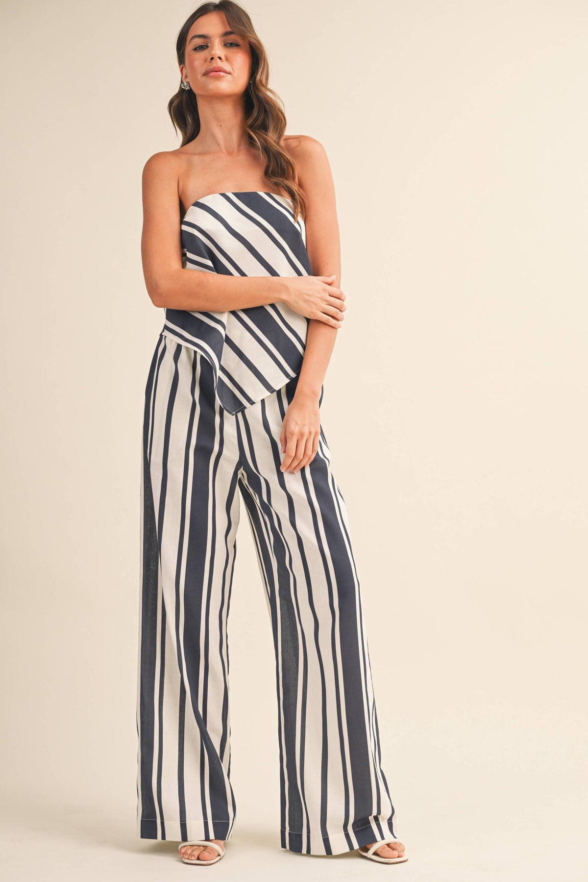 Chloe STRIPED LINEN TUBE TOP AND WIDE LEG PANTS SET: NAVY/WHITE