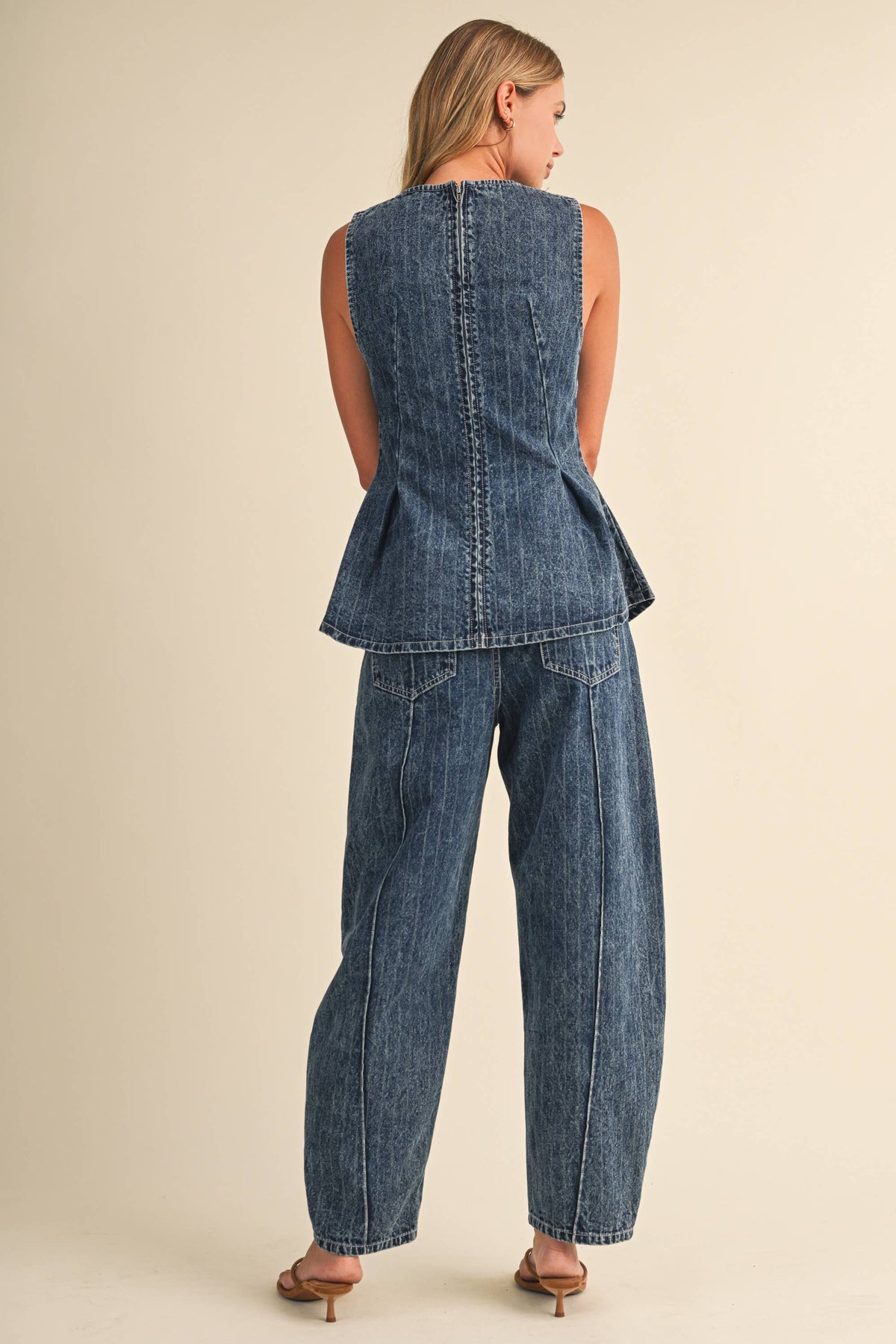 Bernice STRIPED DENIM SLEEVELESS PEPLUM TOP AND BARREL SET: DK DENIM / M