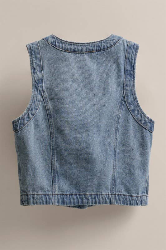 Cropped Vintage Wash Denim Vest with Scalloped Buttons: Denim / S-M-L:2-2-2