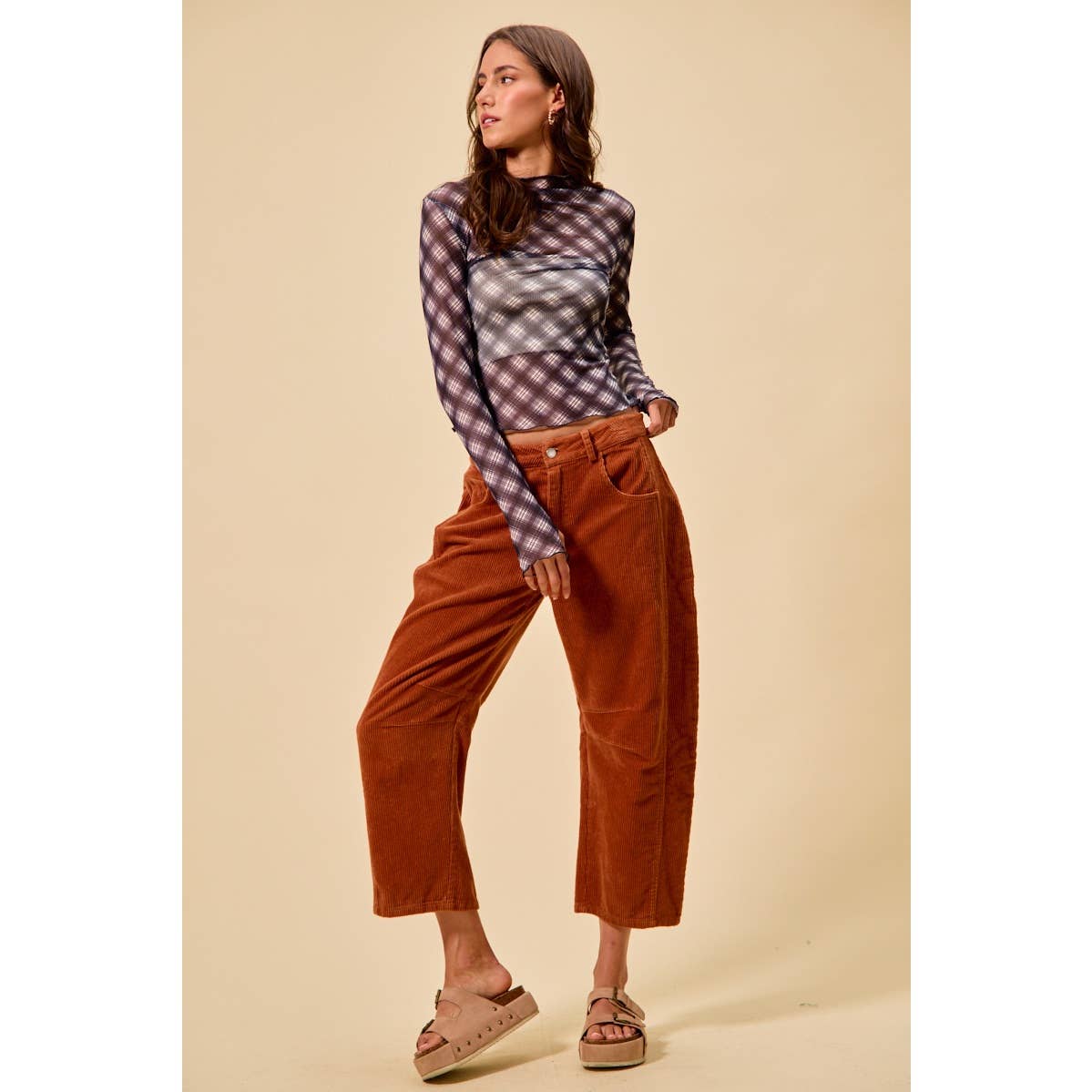 MID RISE CORDUROY BARREL PANTS: BLACK / S