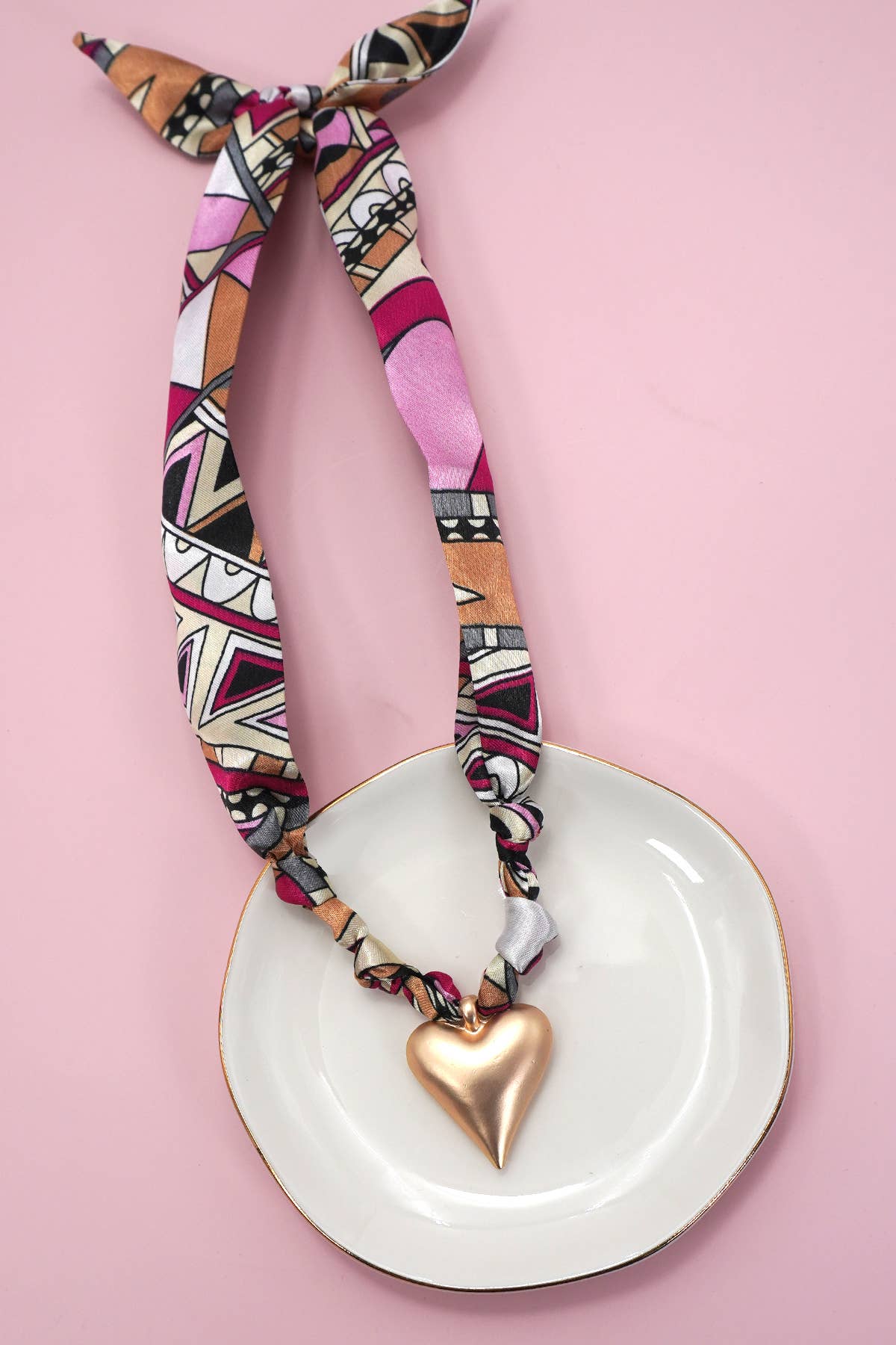 HANDMADE SCARF CHARM NECKLACE | 80N91790: A