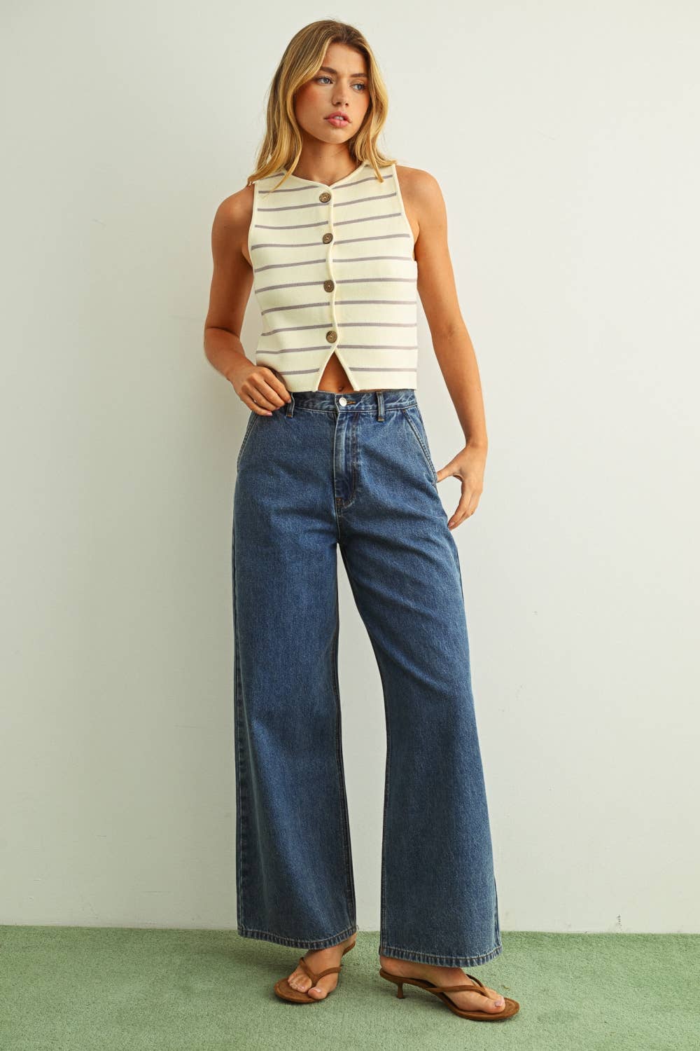 Jane METAL BUTTON DETAIL STRIPE PATTERN KNITTED VEST: CREAM/BROWN / L
