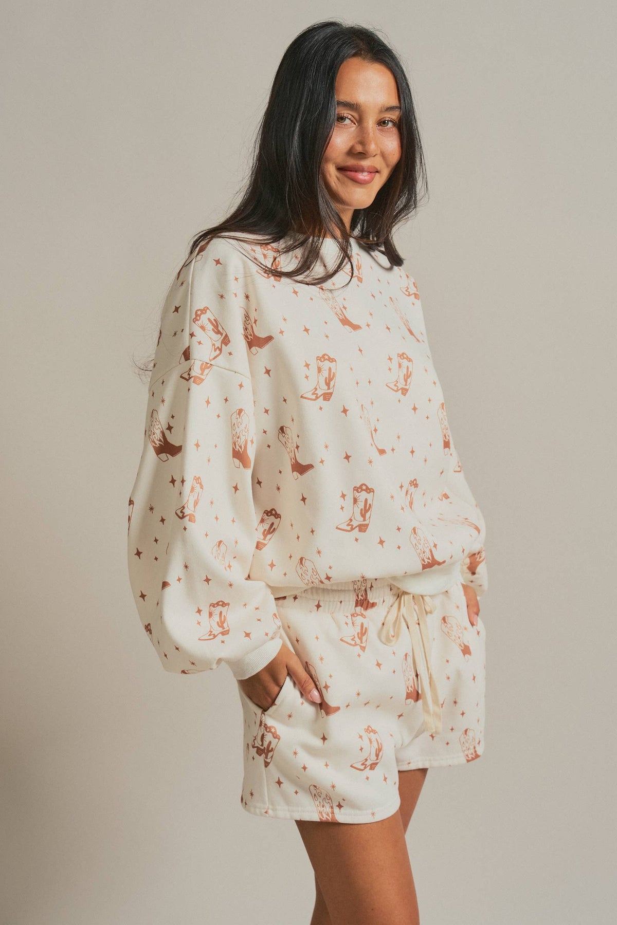 Ella Cowboy Boot Print Sweatshirt and Shorts Set: Cream / S-M-L:2-2-2