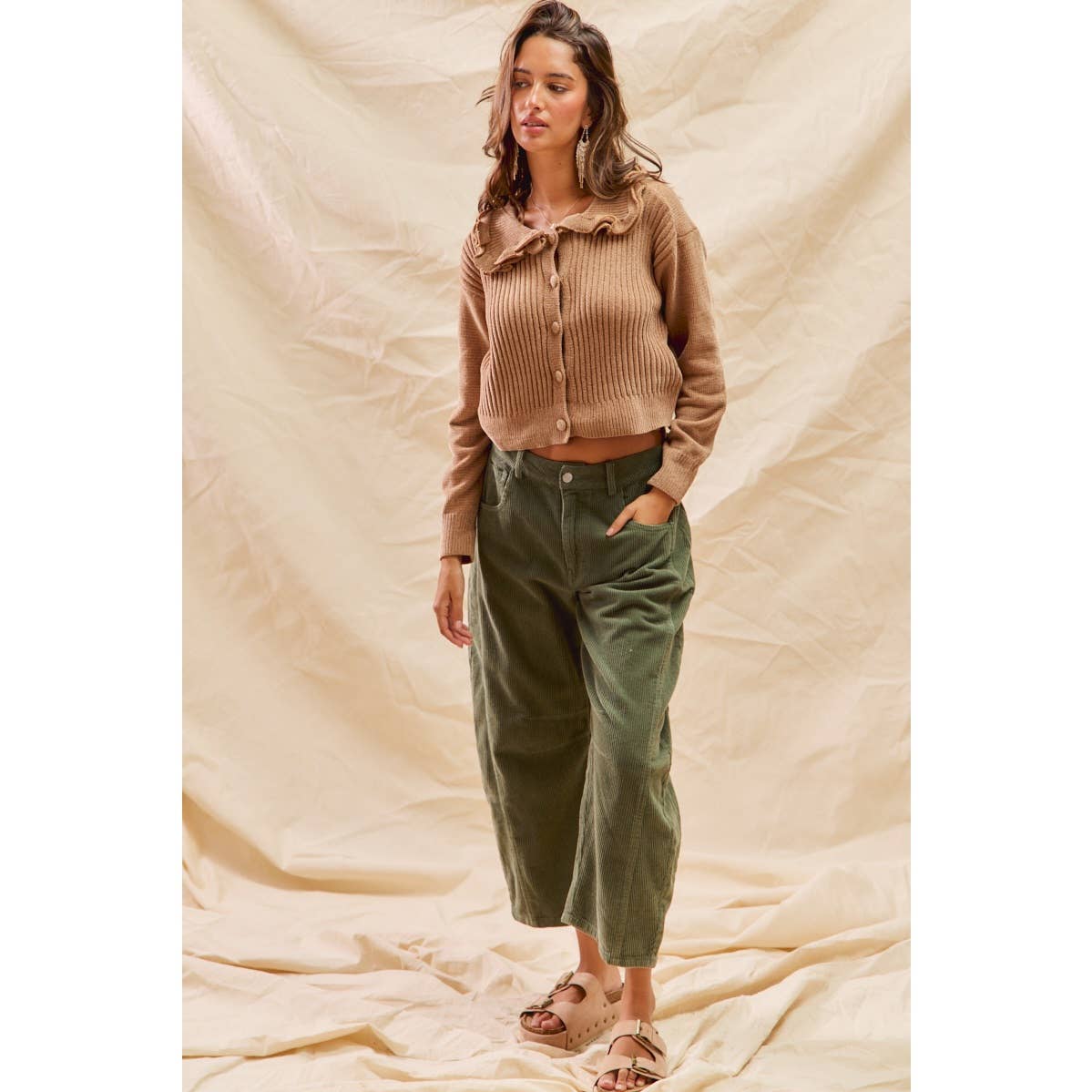 MID RISE CORDUROY BARREL PANTS: BLACK / L