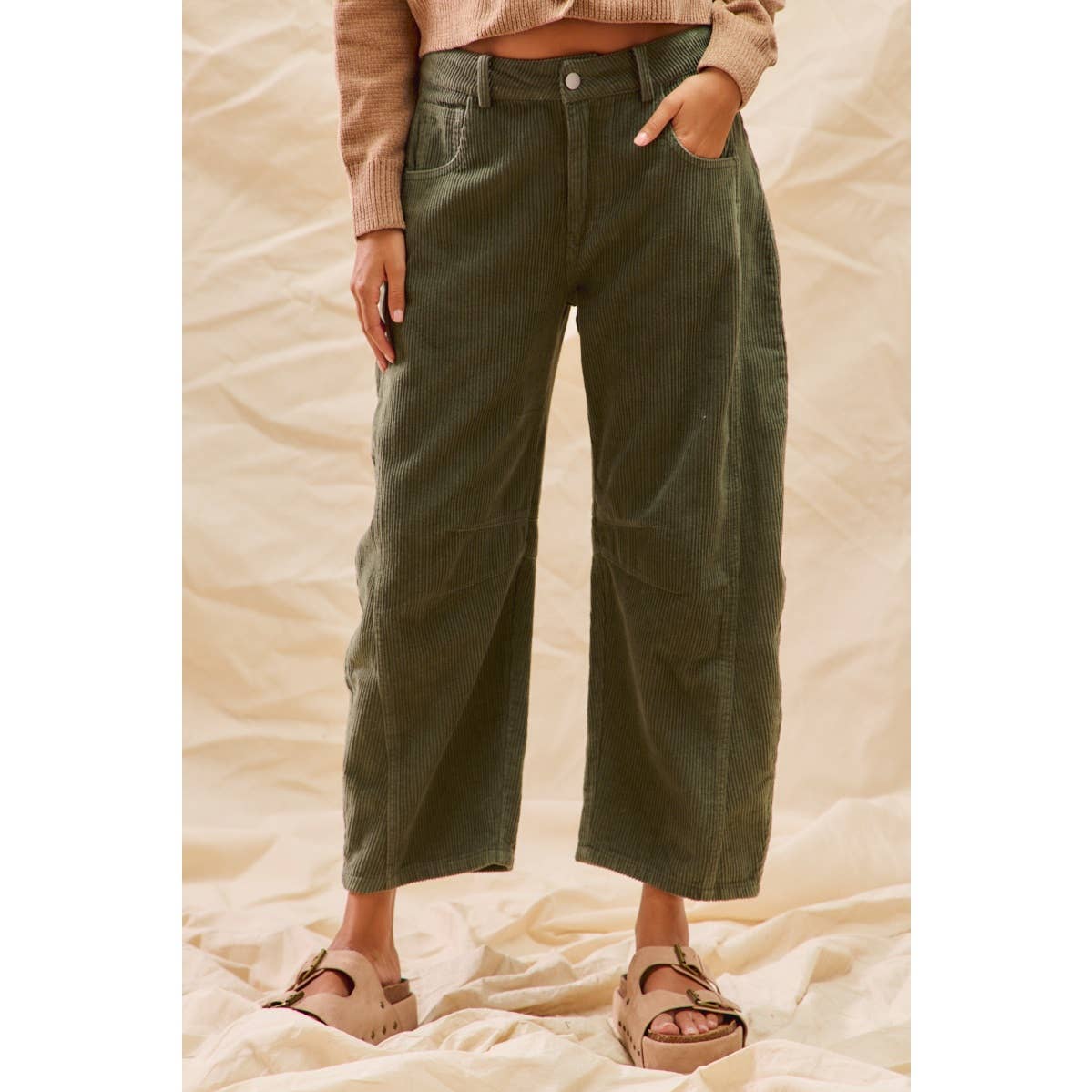 MID RISE CORDUROY BARREL PANTS: BLACK / L